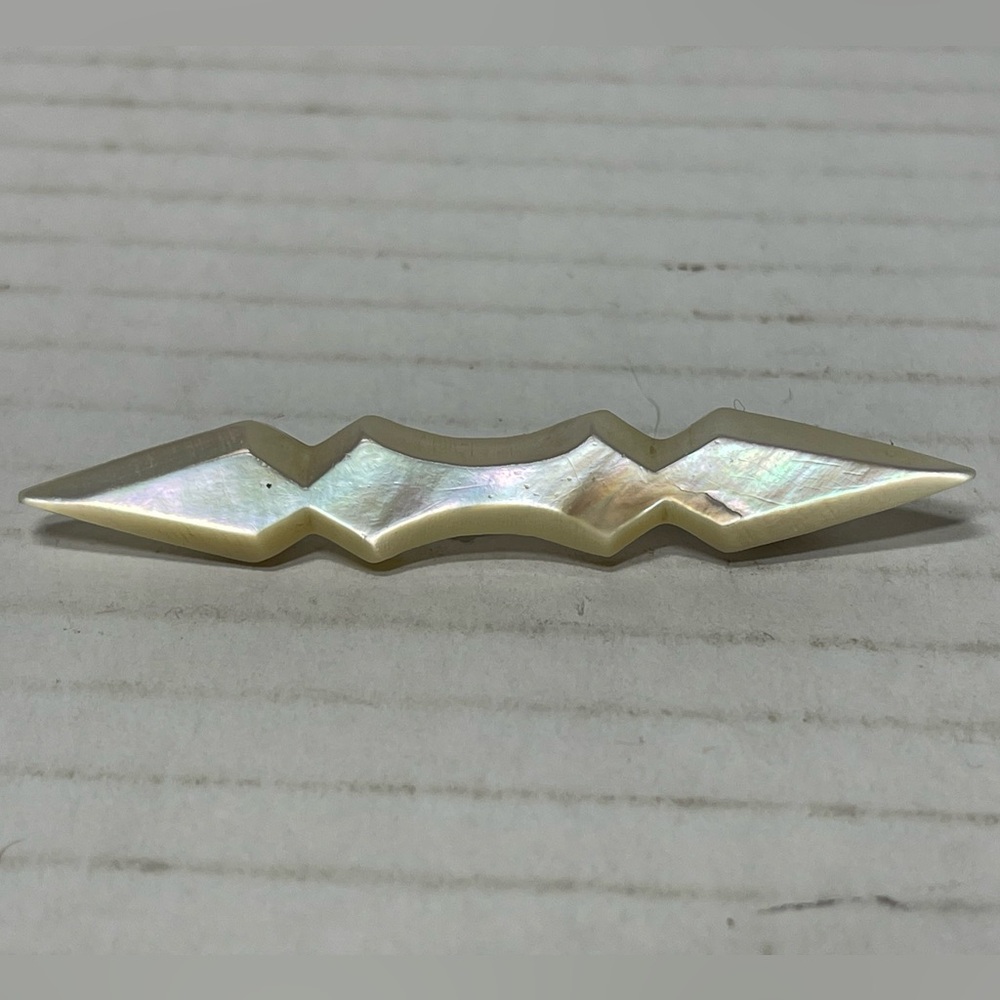 Victorian Vintage Mother of Pearl MOP Bar Brooch Pin Arrow C Clasp Antique